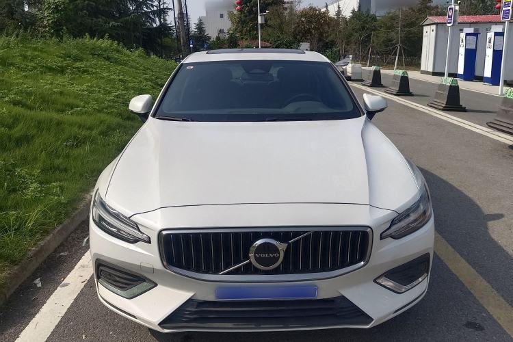 Used Volvo S60 2025 B4 Zhiyi Luxury Edition Exterior 1