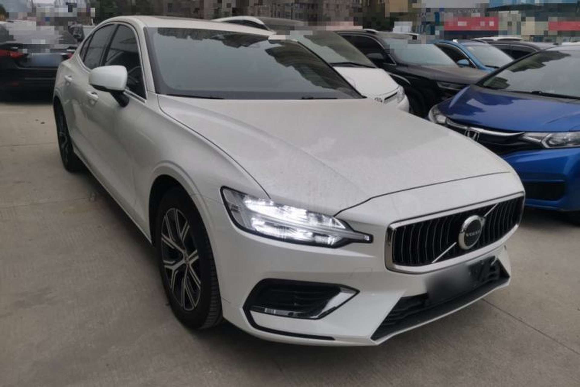 Used Volvo S60 2025 B4 Zhiyi Luxury Edition Exterior 1