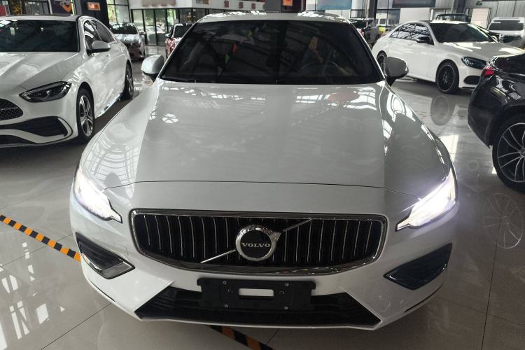 Used Volvo S60 2025 B4 Zhiyuan Luxury Edition Exterior 1