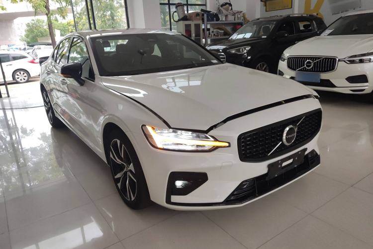 Used Volvo S60 2025 B5 Zhiya Sport Edition Exterior 2