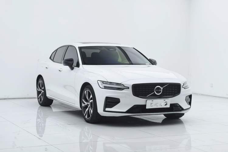 Used Volvo S60 2025 B4 Zhiyuan Sport Edition Exterior 2