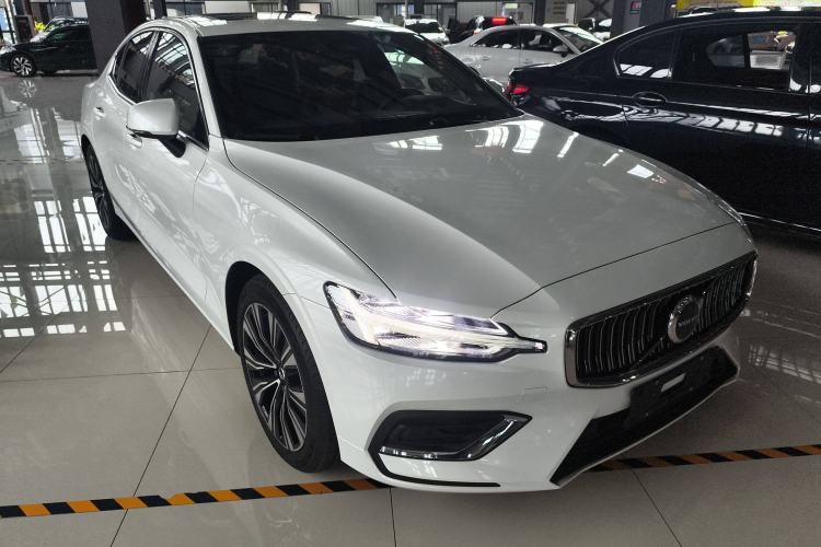 Used Volvo S60 2025 B4 Zhiyuan Luxury Edition Exterior 2