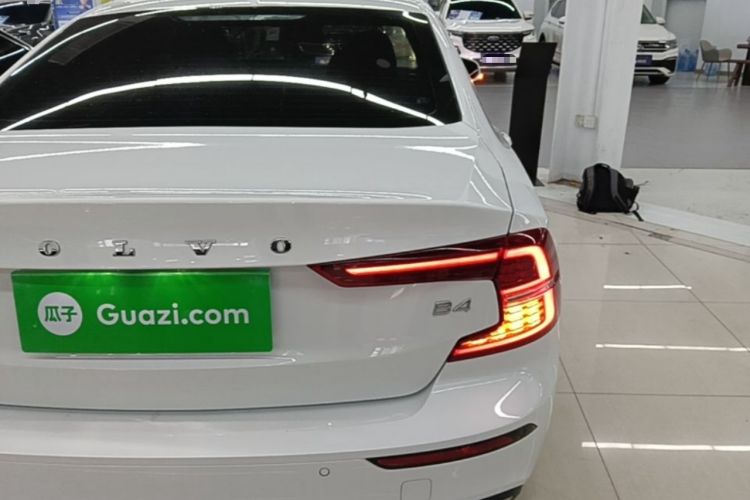 Used Volvo S60 2025 B4 Zhiyi Luxury Edition Exterior 3