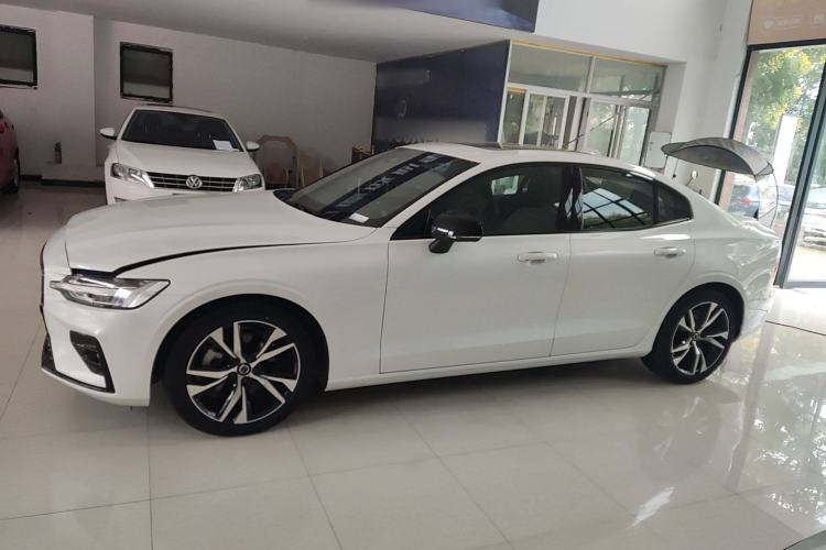 Used Volvo S60 2025 B5 Zhiya Sport Edition Exterior 3