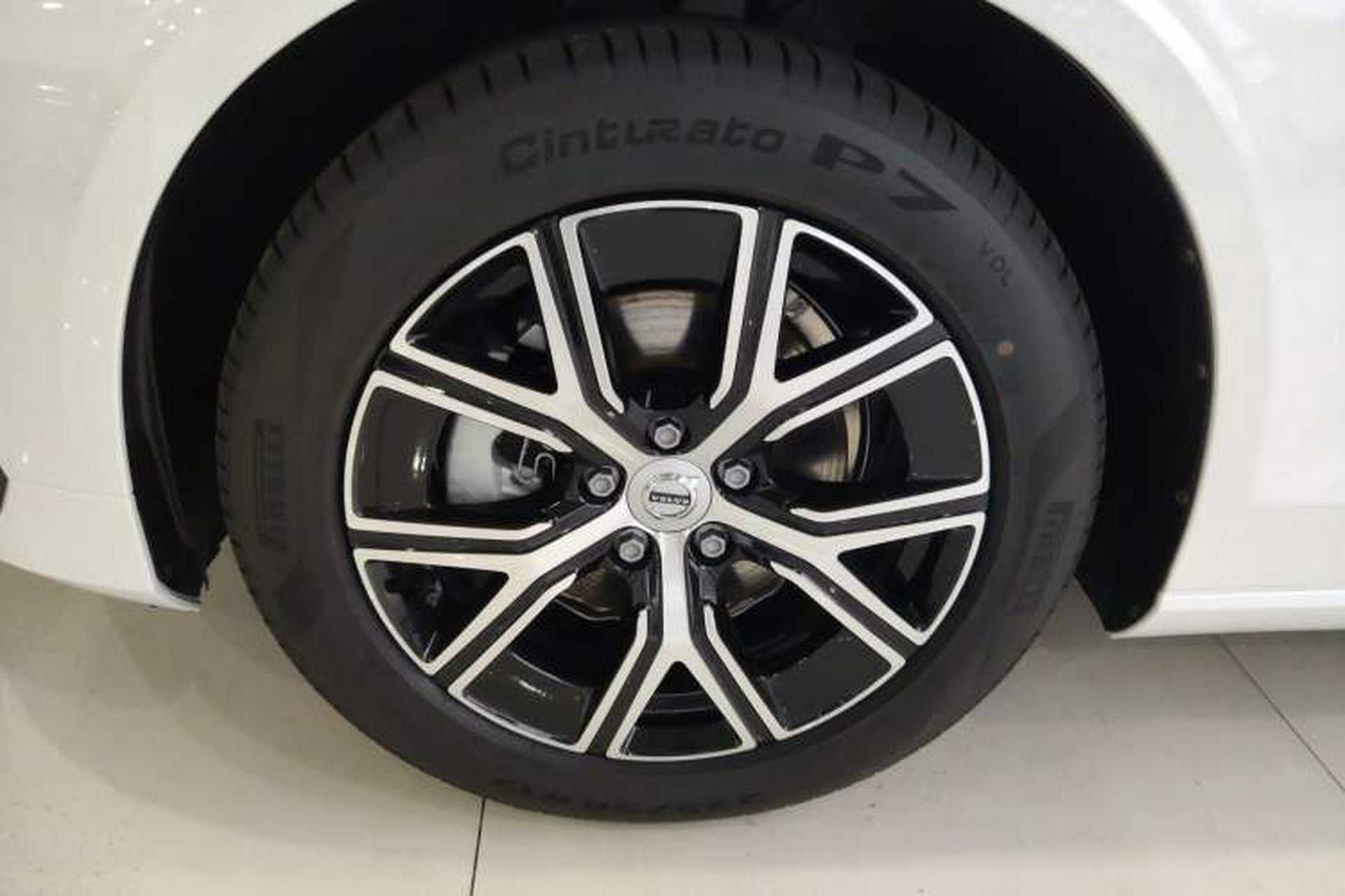 Used Volvo S60 2025 B4 Zhiyi Luxury Edition Exterior 3