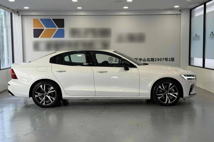 Used Volvo S60 2025 B5 Zhiya Sport Edition Exterior 3