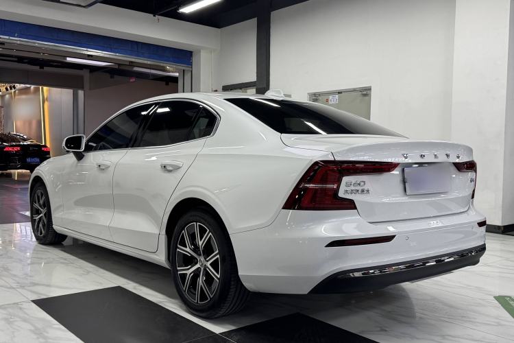 Used Volvo S60 2025 B4 Zhiyi Luxury Edition Exterior 3