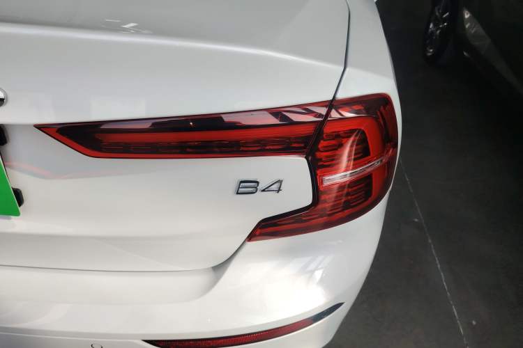 Used Volvo S60 2025 B4 Zhiyi Luxury Edition Exterior 3
