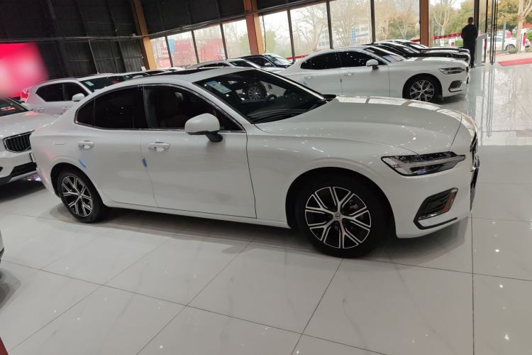Used Volvo S60 2025 B4 Zhiyi Luxury Edition Exterior 3