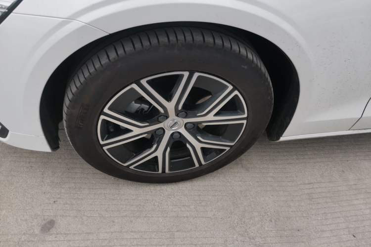 Used Volvo S60 2025 B4 Zhiyi Luxury Edition Exterior 3