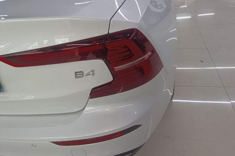 Used Volvo S60 2025 B4 Zhiyi Luxury Edition Exterior 3