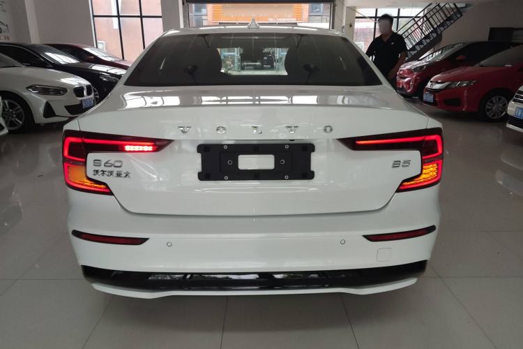 Used Volvo S60 2025 B5 Zhiya Sport Edition Exterior 4