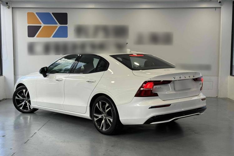 Used Volvo S60 2025 B5 Zhiya Sport Edition Exterior 4