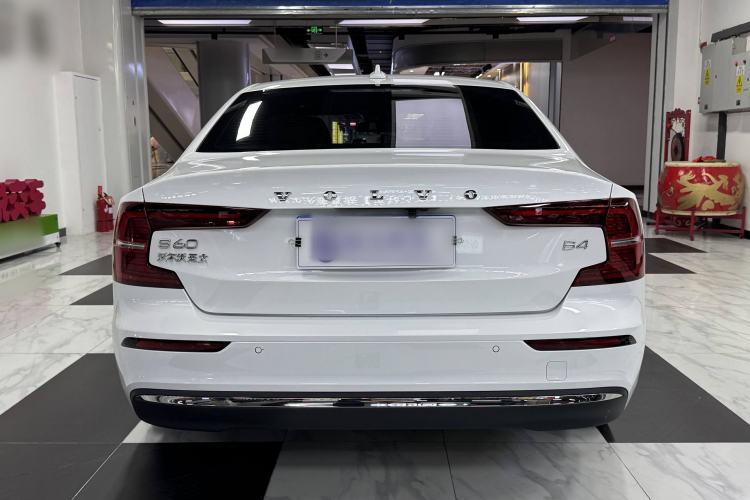 Used Volvo S60 2025 B4 Zhiyi Luxury Edition Exterior 4