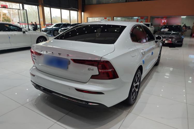 Used Volvo S60 2025 B4 Zhiyi Luxury Edition Exterior 4