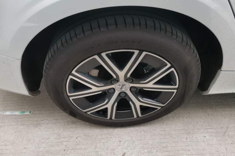 Used Volvo S60 2025 B4 Zhiyi Luxury Edition Exterior 4