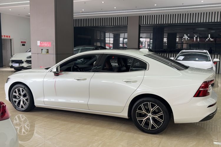 Used Volvo S60 2025 B4 Zhiyi Luxury Edition Exterior 5
