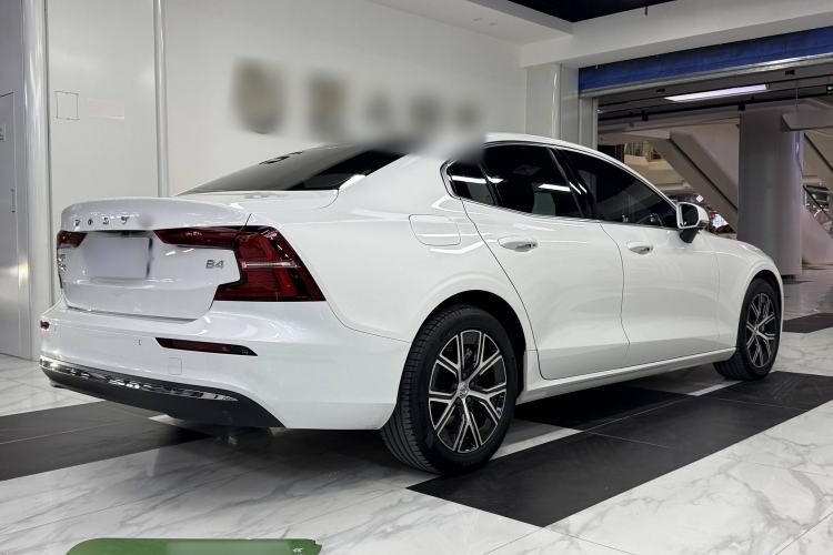Used Volvo S60 2025 B4 Zhiyi Luxury Edition Exterior 5