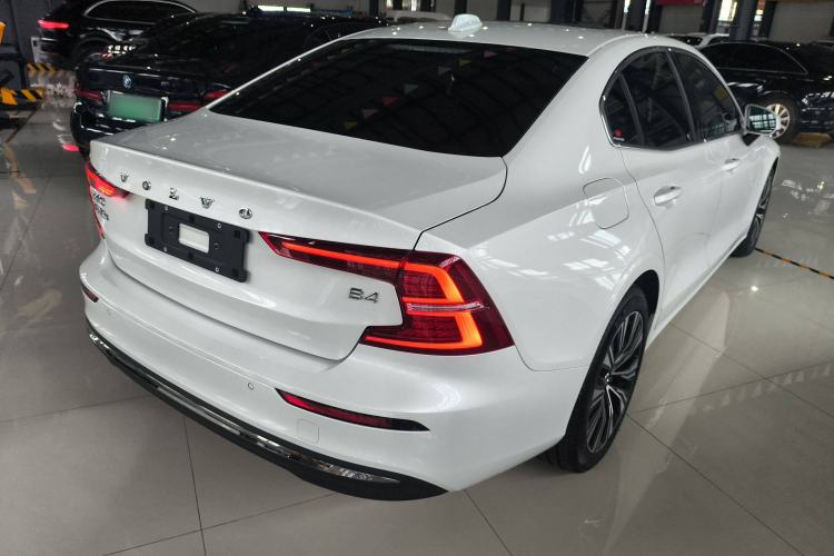 Used Volvo S60 2025 B4 Zhiyuan Luxury Edition Exterior 5