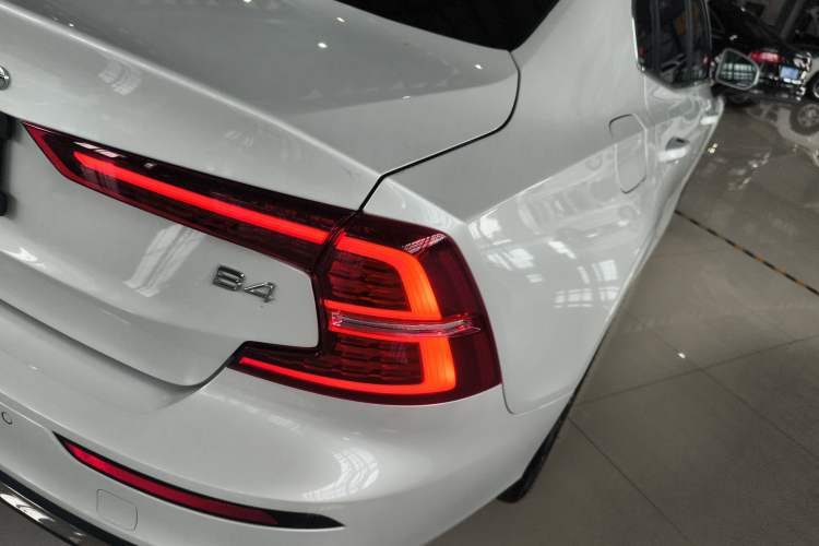 Used Volvo S60 2025 B4 Zhiyuan Luxury Edition Exterior 6