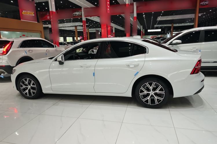 Used Volvo S60 2025 B4 Zhiyi Luxury Edition Exterior 7