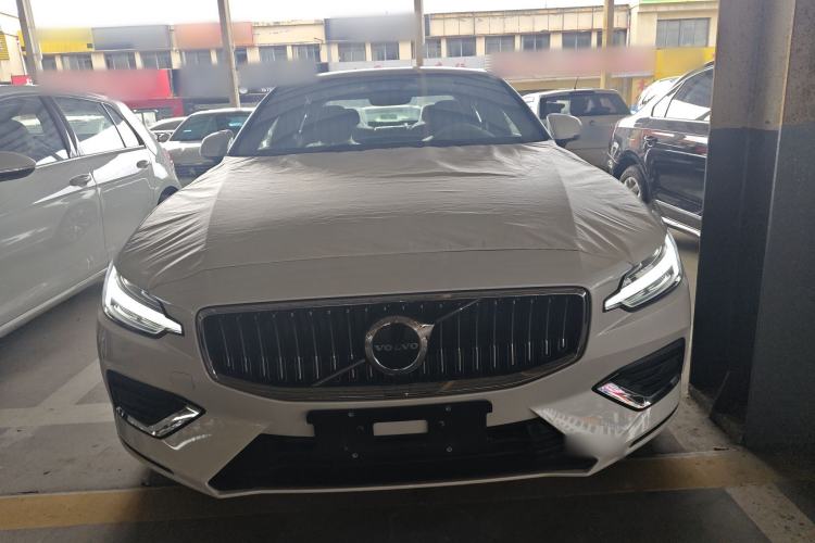 Used Volvo S60 2025 B4 Zhiyuan Luxury Edition Front