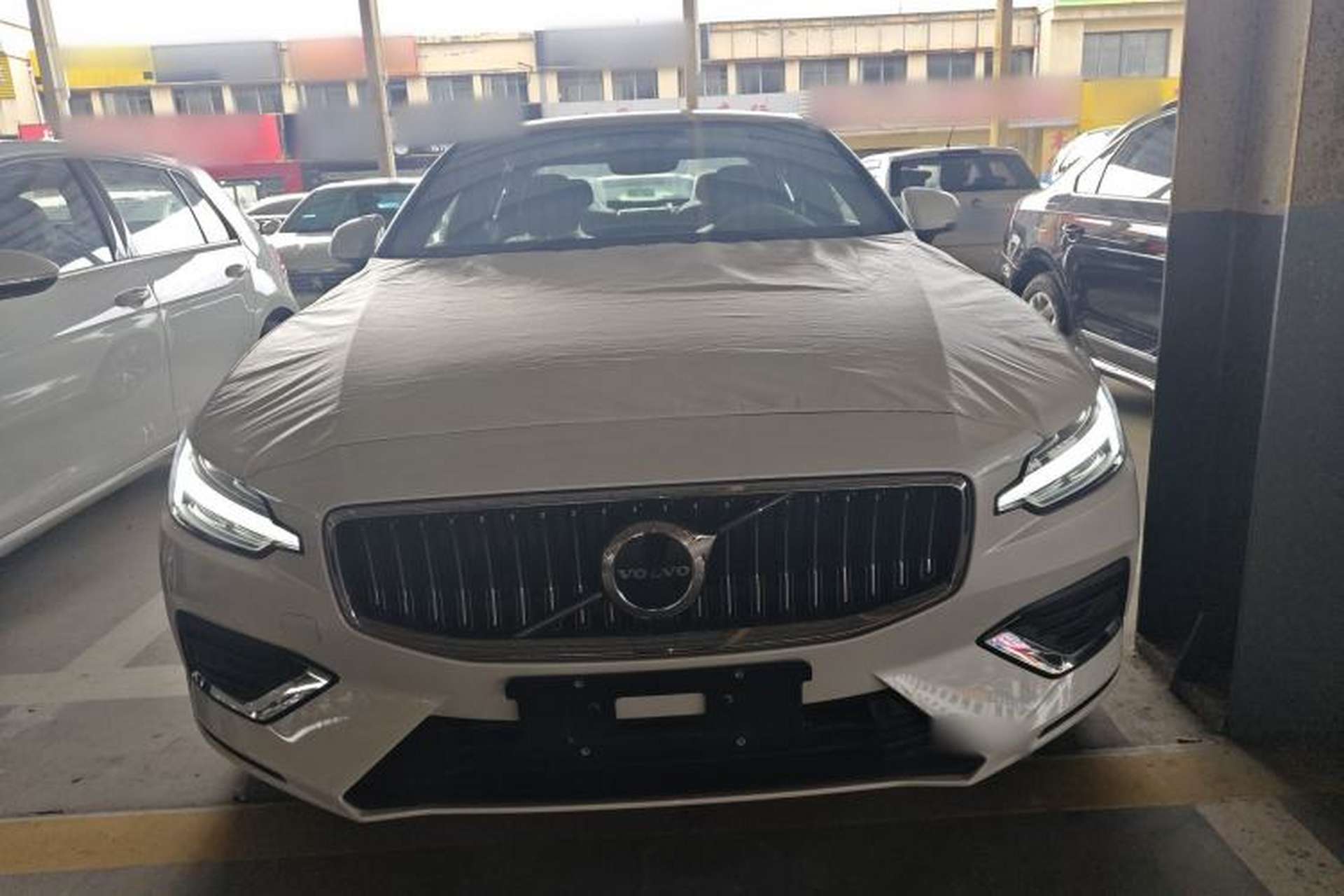 Used Volvo S60 2025 B4 Zhiyuan Luxury Edition Front