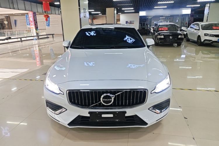 Used Volvo S60 2025 B4 Zhiyi Luxury Edition Front