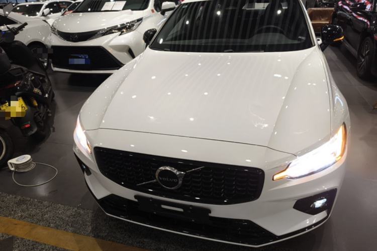 Used Volvo S60 2025 B5 Zhiya Sport Edition Front