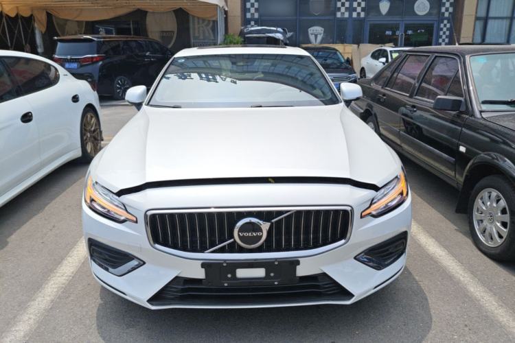 Used Volvo S60 2025 B4 Zhiyi Luxury Edition Front