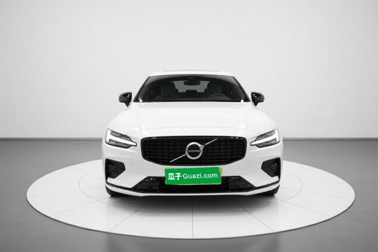 Used Volvo S60 2025 B4 Zhiyuan Sport Edition Front