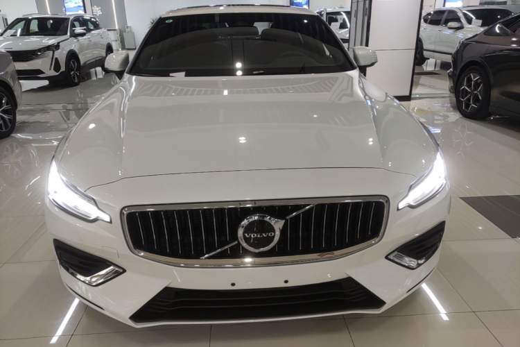 Used Volvo S60 2025 B4 Zhiyi Luxury Edition Front
