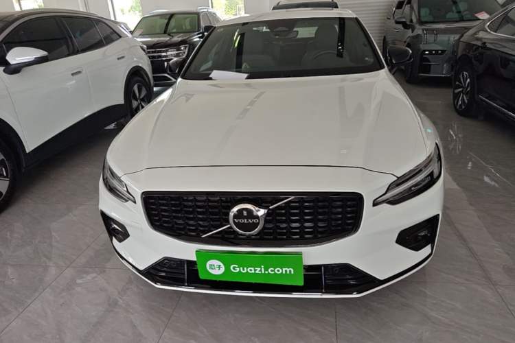 Used Volvo S60 2025 B5 Zhiya Sport Edition Front
