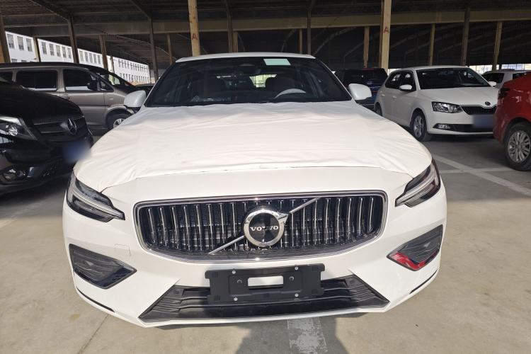 Used Volvo S60 2025 B4 Zhiyuan Luxury Edition Front