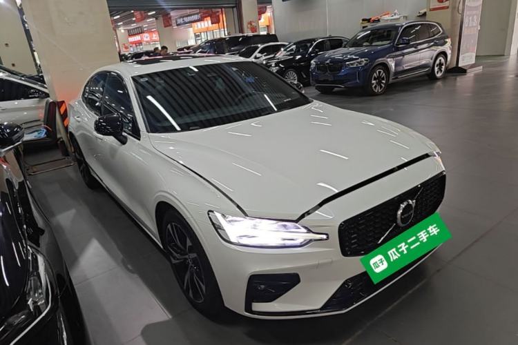 Used Volvo S60 2025 B5 Zhiya Sport Edition Front Right 45 Deg