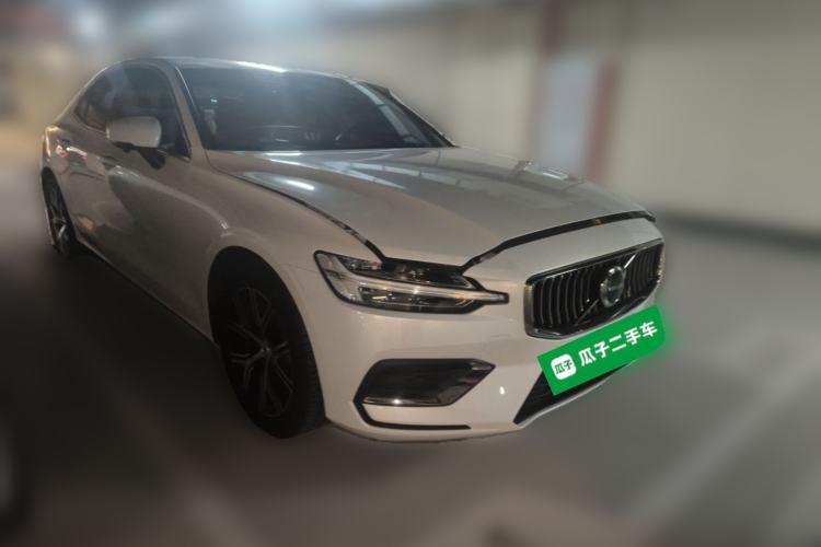 Used Volvo S60 2025 B4 Zhiyi Luxury Edition Front Right 45 Deg