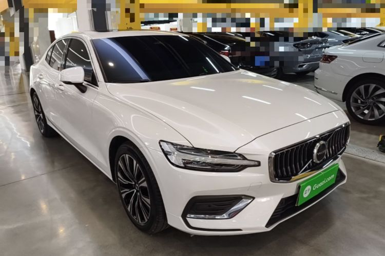 Used Volvo S60 2025 B4 Zhiyuan Luxury Edition Front Right 45 Deg