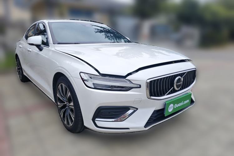 Used Volvo S60 2025 B4 Zhiyuan Luxury Edition Front Right 45 Deg