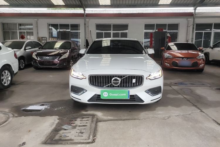Used Volvo S60 2025 B4 Zhiyuan Luxury Edition Front