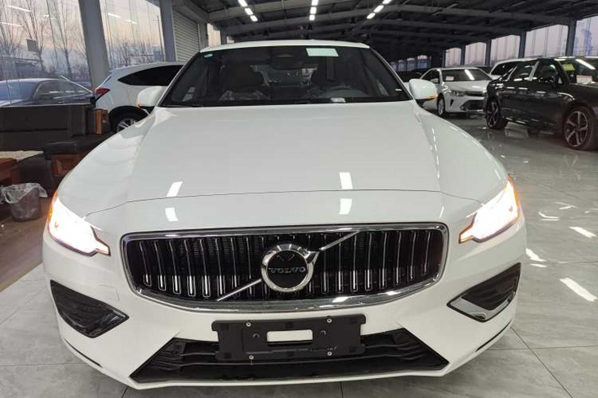 Used Volvo S60 2025 B4 Zhiyuan Luxury Edition Front