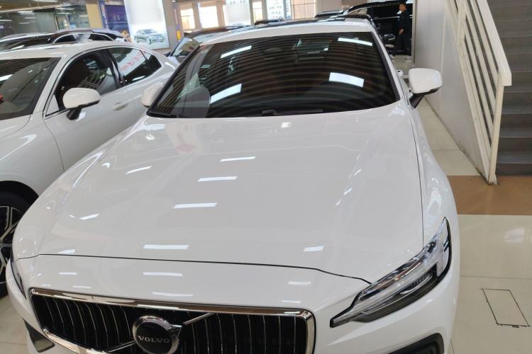 Used Volvo S60 2025 B4 Zhiyi Luxury Edition Front