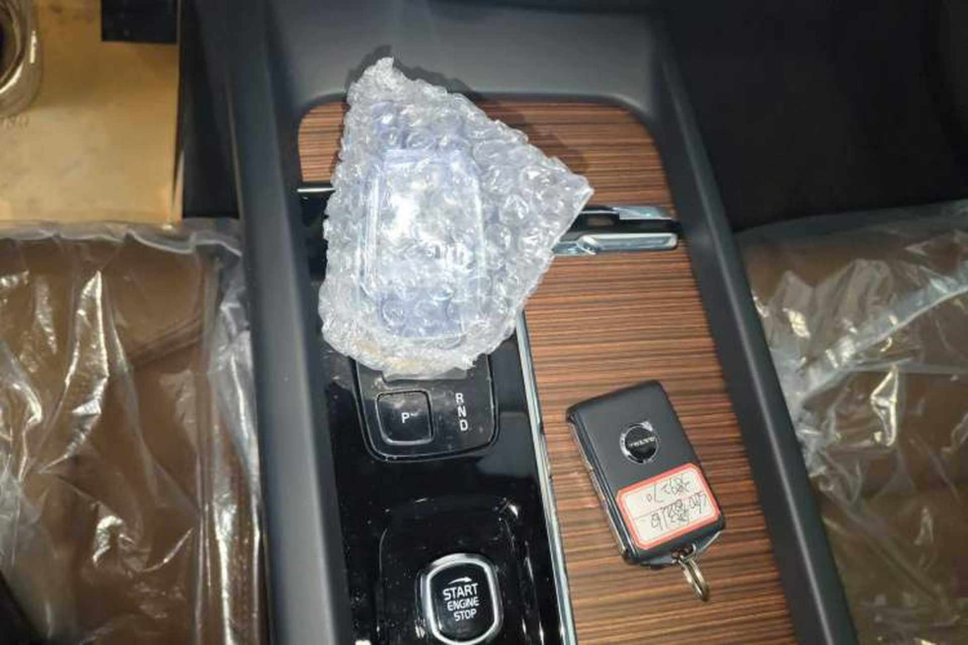 Used Volvo S60 2025 B4 Zhiyuan Luxury Edition Gear Lever