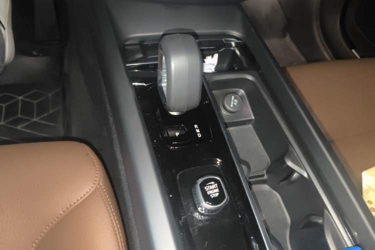 Used Volvo S60 2025 B4 Zhiyi Luxury Edition Gear Lever