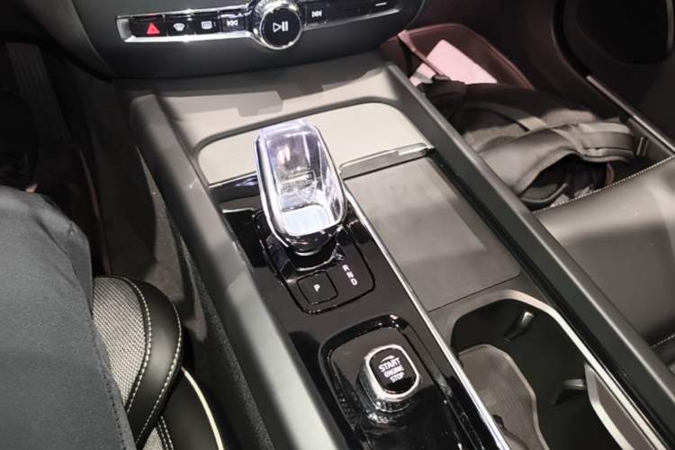 Used Volvo S60 2025 B5 Zhiya Sport Edition Gear Lever