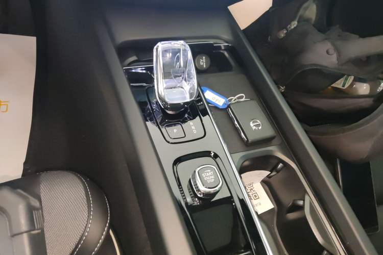 Used Volvo S60 2025 B5 Zhiya Sport Edition Gear Lever
