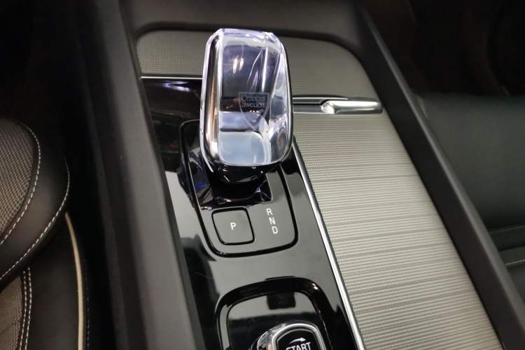Used Volvo S60 2025 B5 Zhiya Sport Edition Gear Lever