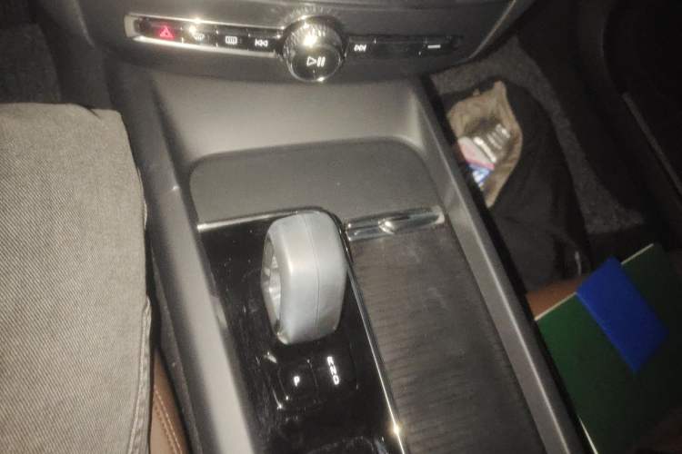 Used Volvo S60 2025 B4 Zhiyi Luxury Edition Gear Lever