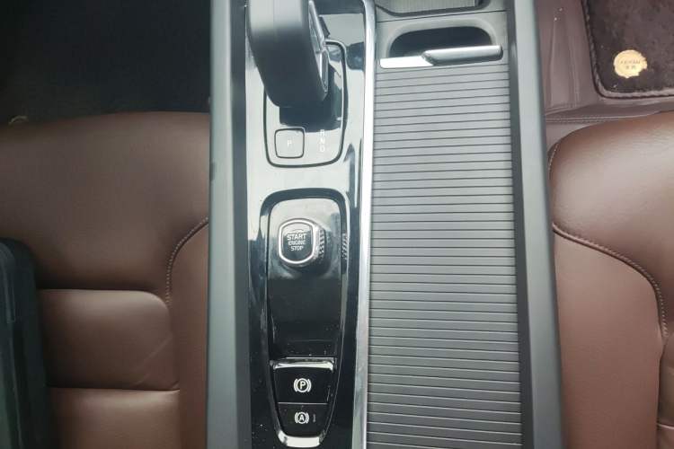 Used Volvo S60 2025 B4 Zhiyi Luxury Edition Gear Lever