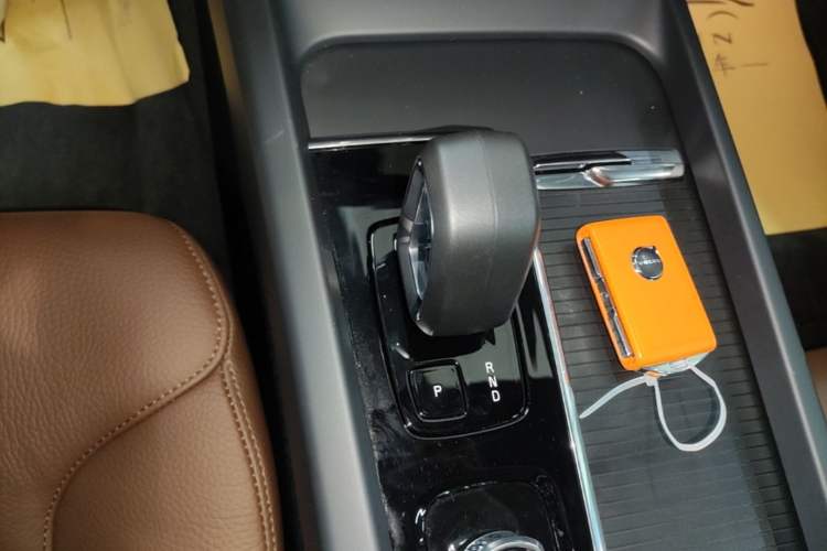 Used Volvo S60 2025 B4 Zhiyi Luxury Edition Gear Lever