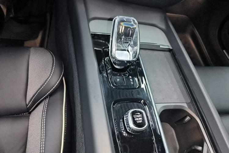 Used Volvo S60 2025 B5 Zhiya Sport Edition Gear Lever